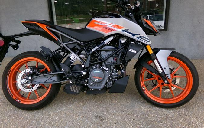 2023 KTM Duke 200