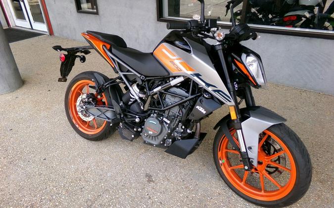 2023 KTM Duke 200