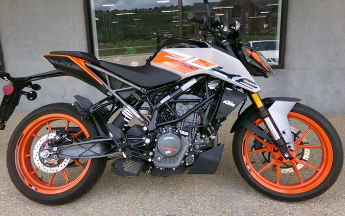 2023 KTM Duke 200