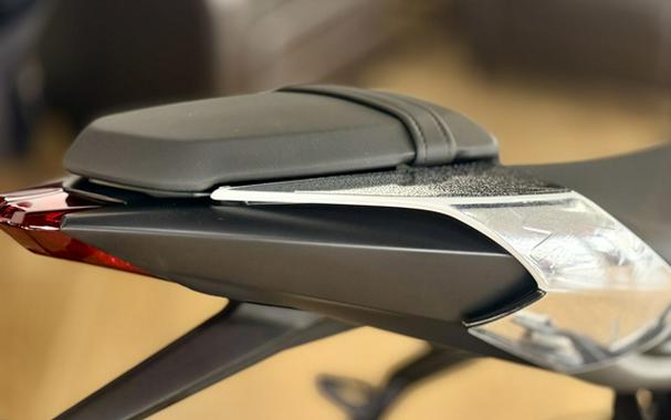 2025 Triumph Street Triple 765 R