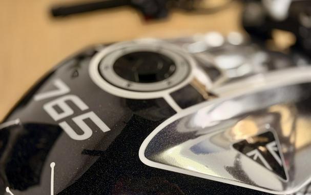 2025 Triumph Street Triple 765 R