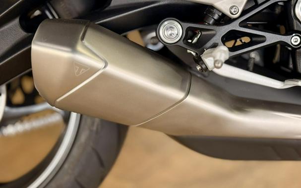 2025 Triumph Street Triple 765 R