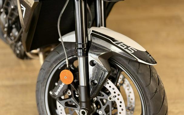 2025 Triumph Street Triple 765 R