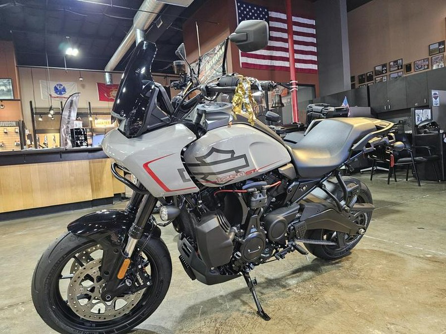 2025 Harley-Davidson® RA1250ST - Pan America® 1250 ST