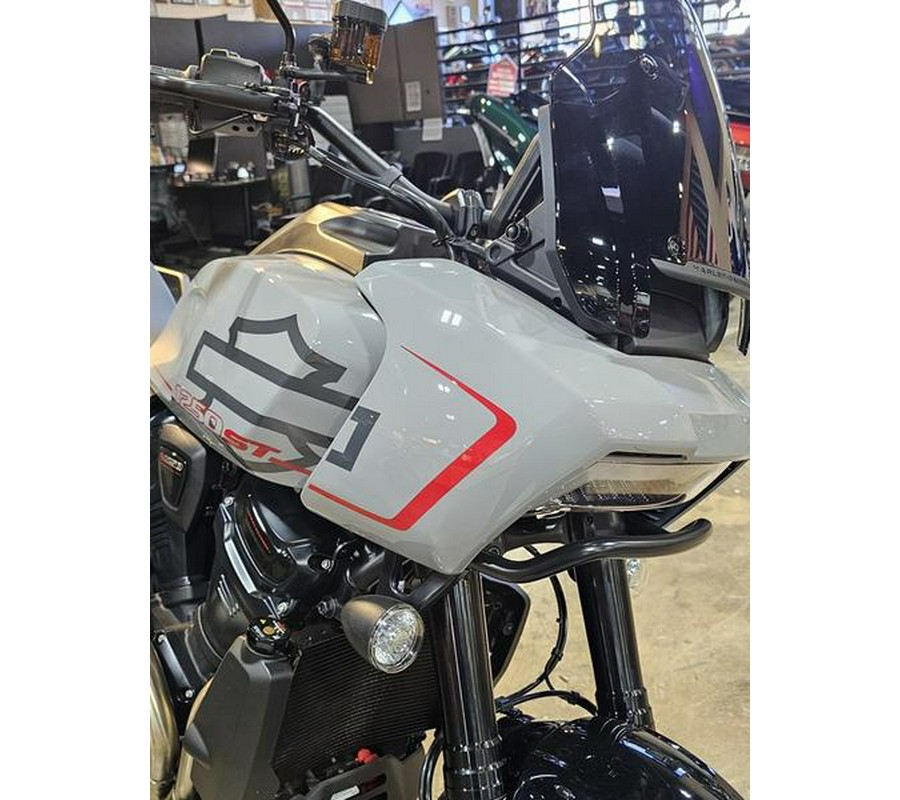 2025 Harley-Davidson® RA1250ST - Pan America® 1250 ST