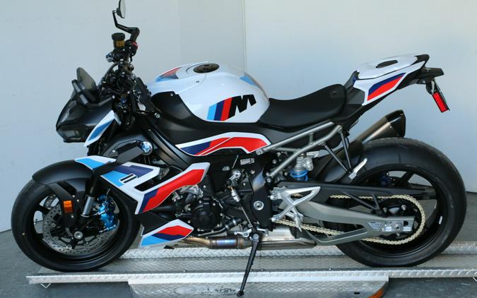 2026 BMW M 1000 R