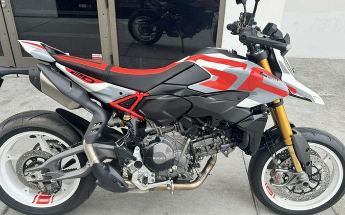 2027 Ducati Hypermotard V2 SP SP Livery