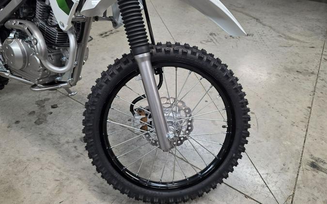 2027 Kawasaki KLX 140R L
