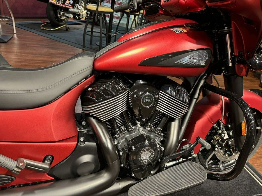 2024 Indian Motorcycle® Chieftain® Dark Horse® w/Powerband Audio Pkg Sunset Red Smoke