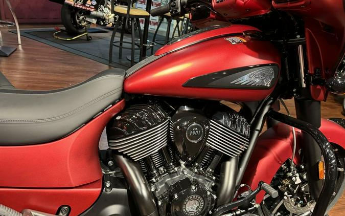 2024 Indian Motorcycle® Chieftain® Dark Horse® w/Powerband Audio Pkg Sunset Red Smoke