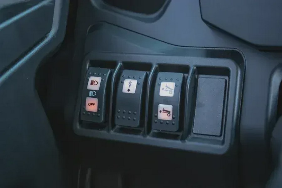 2026 CAN-AM DEFENDER PRO LIMITED CAB HD10