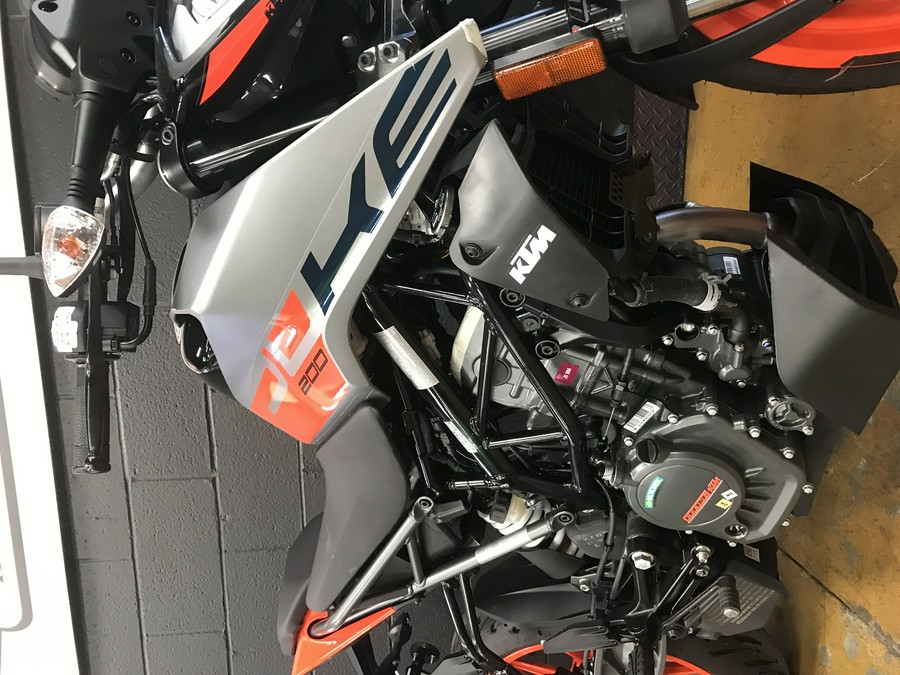 2023 KTM DUKE 200