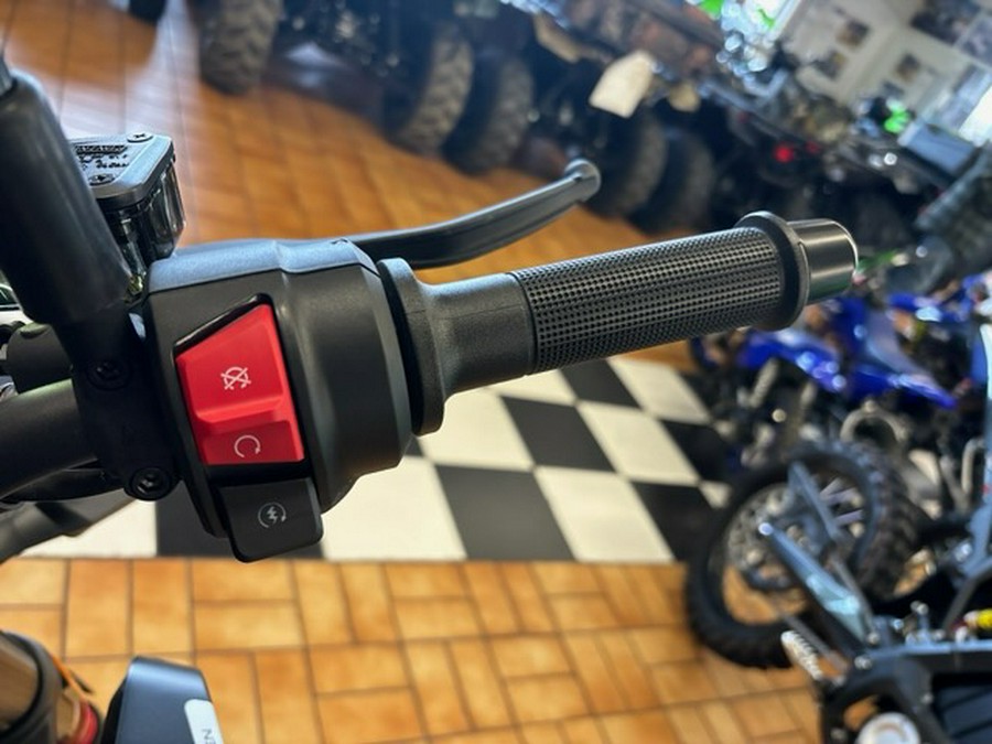 2025 Husqvarna Motorcycles SVARTPILEN 801