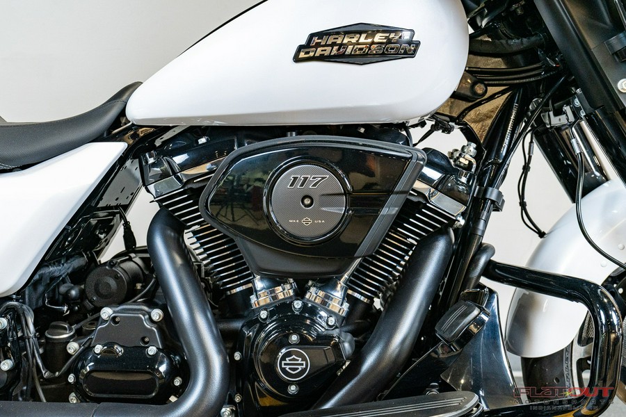 2024 Harley-Davidson® STREET GLIDE 117 (ONLY 687 MILES)
