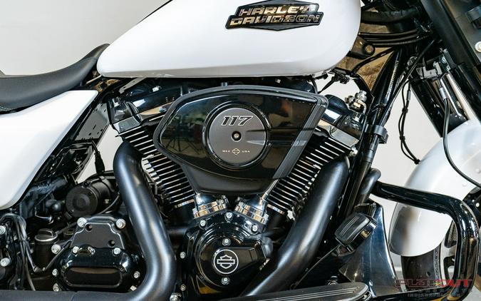 2024 Harley-Davidson® STREET GLIDE 117 (ONLY 687 MILES)