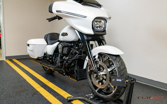 2024 Harley-Davidson® STREET GLIDE 117 (ONLY 687 MILES)