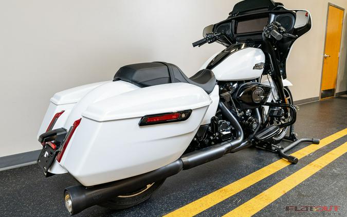 2024 Harley-Davidson® STREET GLIDE 117 (ONLY 687 MILES)