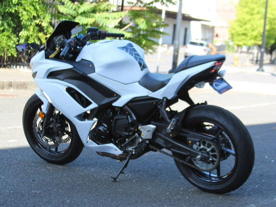 2022 Kawasaki Ninja® 650 Base