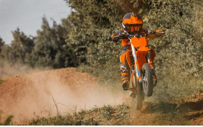 2023 KTM SX-E 3 First Look [Just In Time For Christmas]