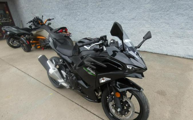 2024 Kawasaki Ninja® 500