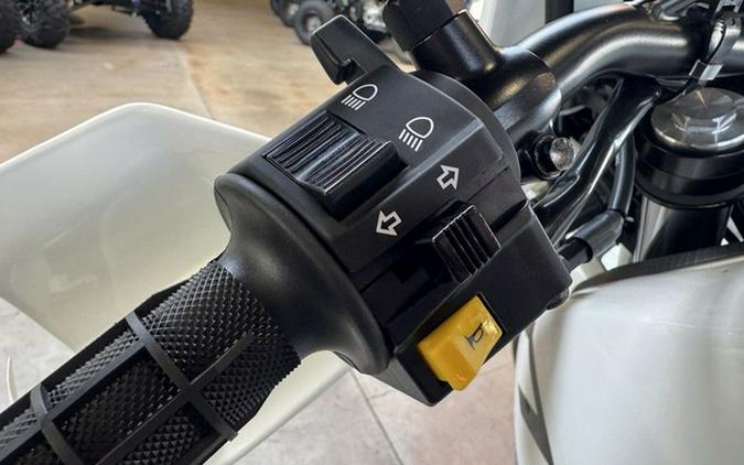 2026 Suzuki DR650SEM6