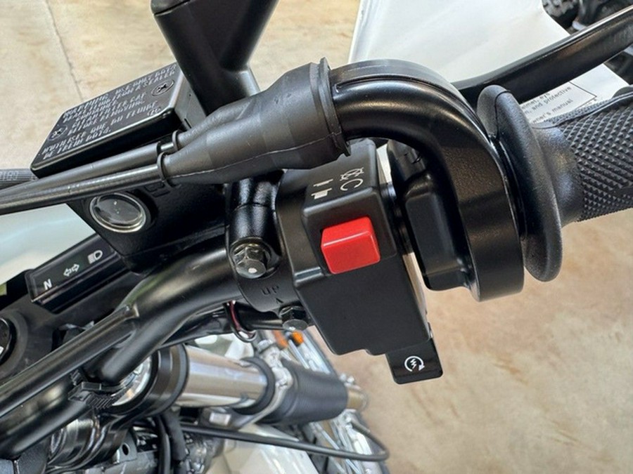 2026 Suzuki DR650SEM6