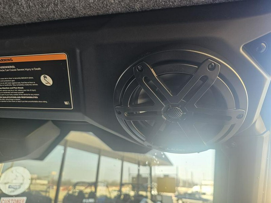 2026 Can-Am® Defender MAX Limited HD11