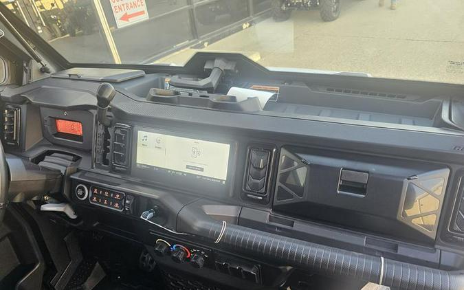 2026 Can-Am® Defender MAX Limited HD11