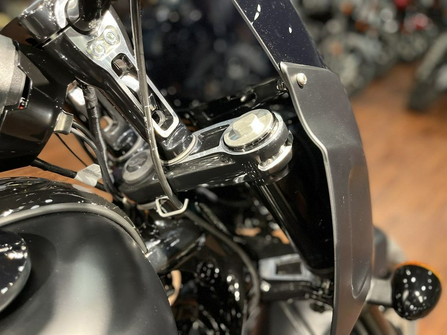 2024 Indian Motorcycle® Sport Chief Black Smoke