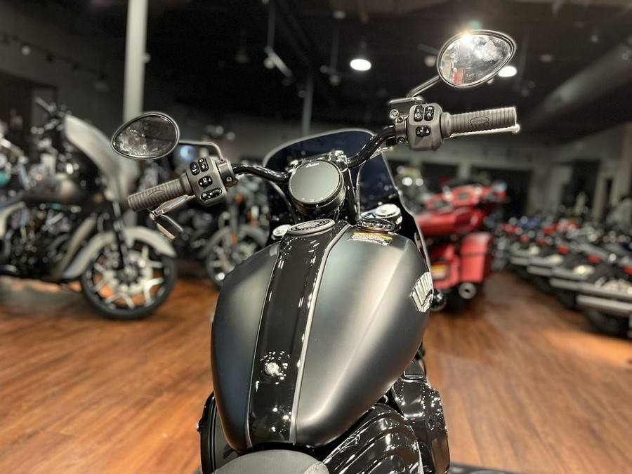 2024 Indian Motorcycle® Sport Chief Black Smoke