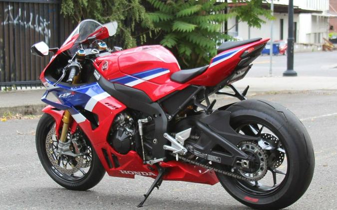 2025 Honda CBR1000RR-R Fireblade SP