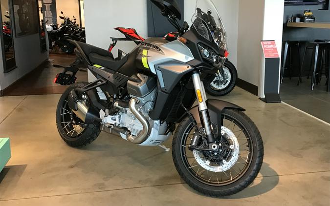 2024 Moto Guzzi Stelvio