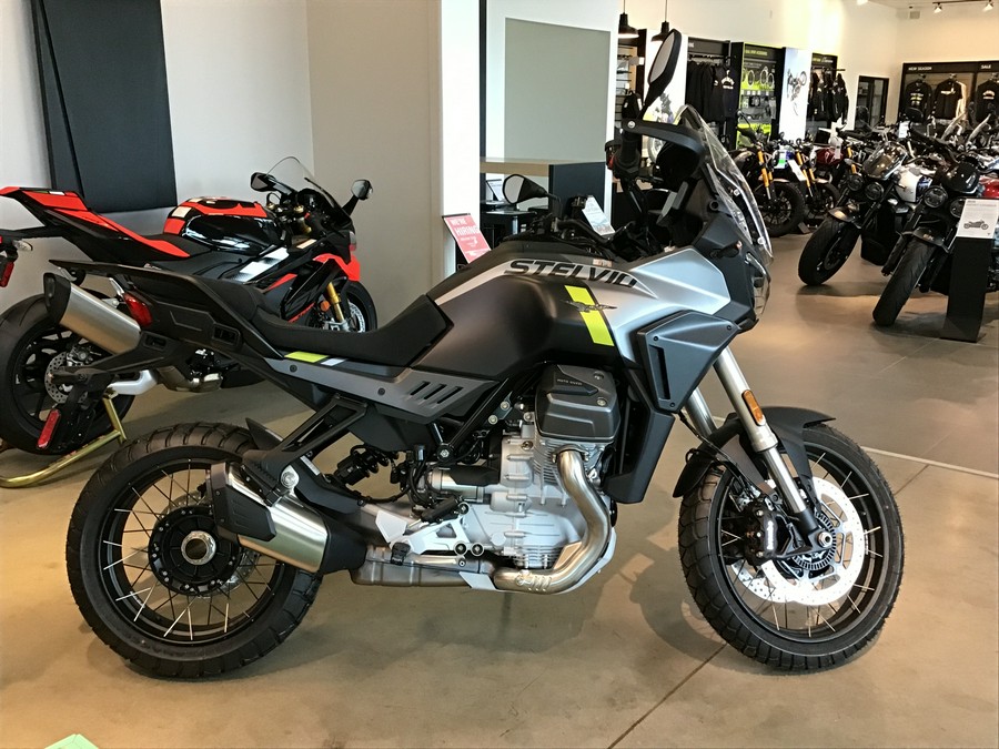 2024 Moto Guzzi Stelvio