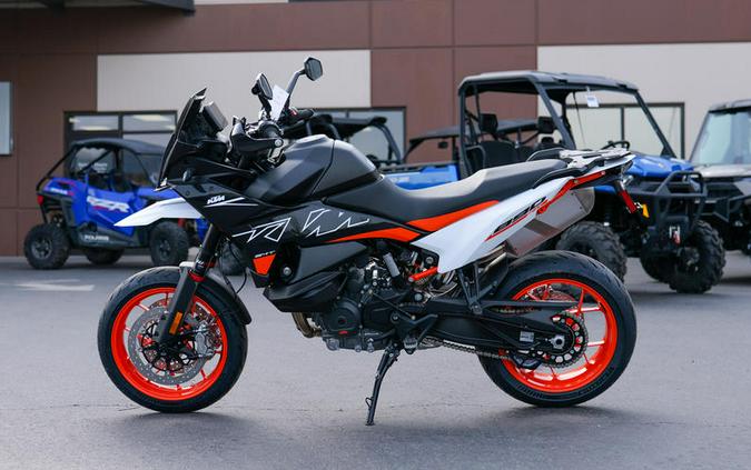 2024 KTM 890 SMT