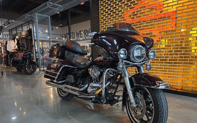 2015 Harley-Davidson® Electra Glide® Ultra Classic® Low FLHTCUL