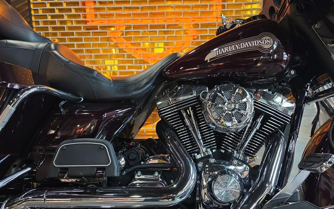 2015 Harley-Davidson® Electra Glide® Ultra Classic® Low FLHTCUL