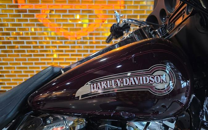 2015 Harley-Davidson® Electra Glide® Ultra Classic® Low FLHTCUL