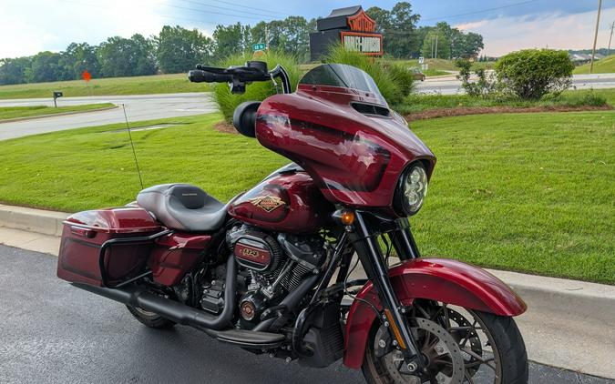 2023 Harley-Davidson® Street Glide® Special Heirloom Red Fade