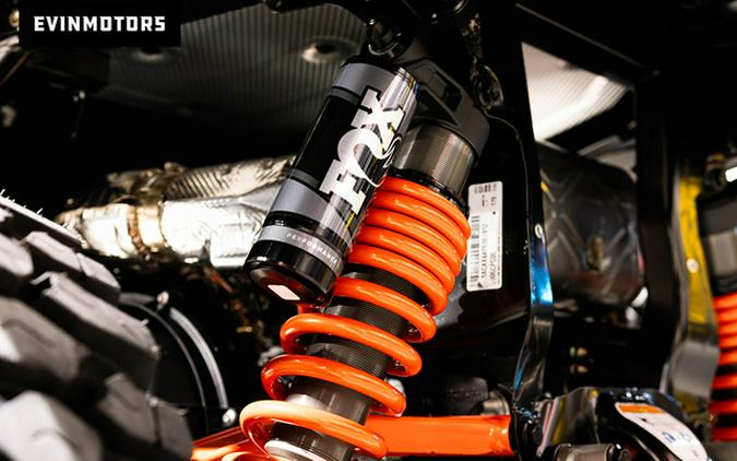 2024 Can-Am Commander XTP 64 1000R