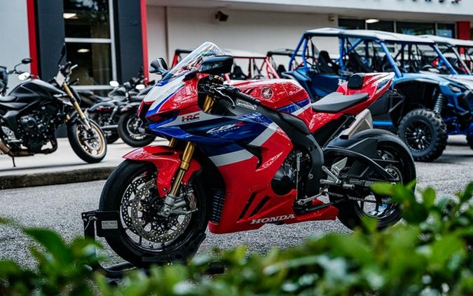 2025 Honda CBR1000RR-R Fireblade SP