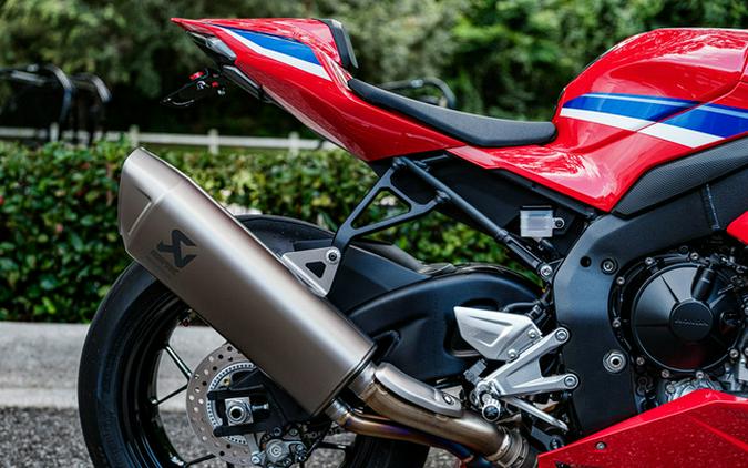 2025 Honda CBR1000RR-R Fireblade SP
