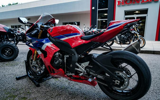 2025 Honda CBR1000RR-R Fireblade SP