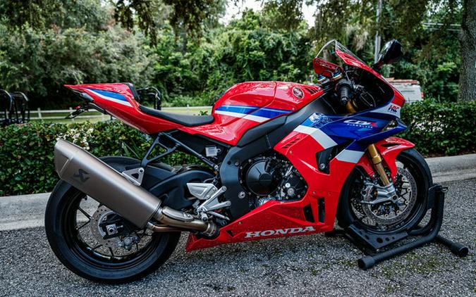 2025 Honda CBR1000RR-R Fireblade SP