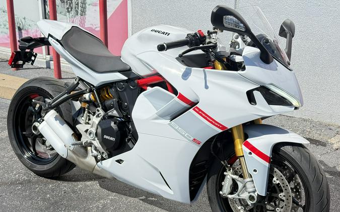 2024 Ducati SuperSport 950 S Stripe Livery - 06060T