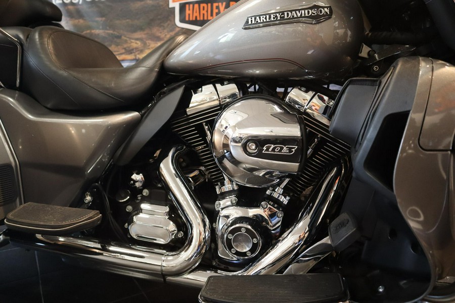 2016 Tri Glide® Ultra (FLHTCUTG)