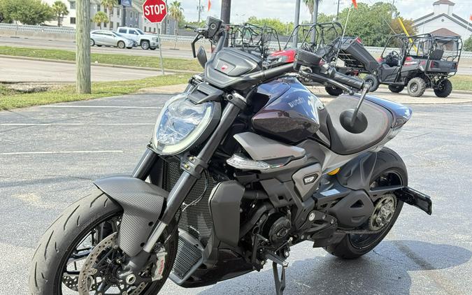 2026 Ducati XDiavel V4 Black Lava - 01163C