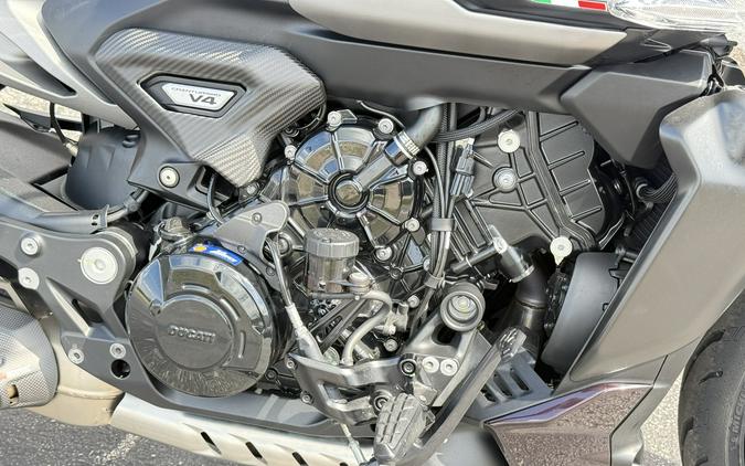 2026 Ducati XDiavel V4 Black Lava - 01163C