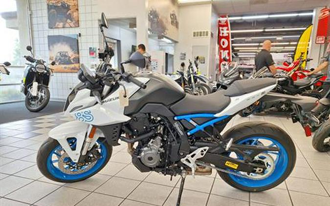 2023 Suzuki GSX-8S