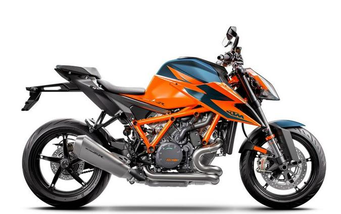 Video: Watch our 2020 KTM 1290 Super Duke R...