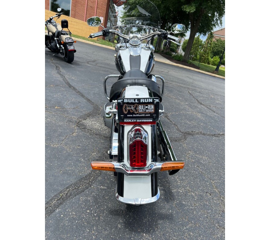 2018 FLDE Softail Deluxe